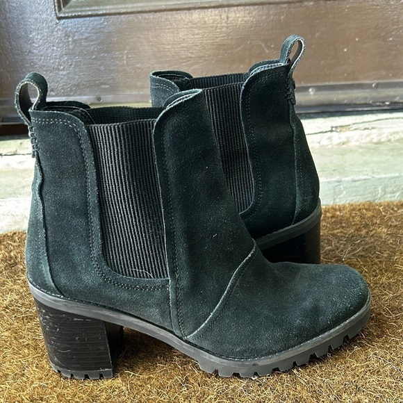 UGG Hazel Waterproof Chelsea Ankle Boots Black Size 8.5 Lightly Used - Picture 7 of 10